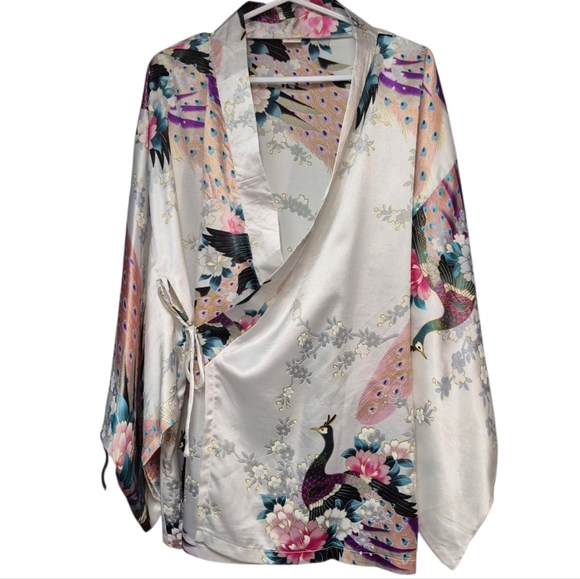 Elegant Floral Silk Short Kimono Robe Floral - Picture 2 of 12